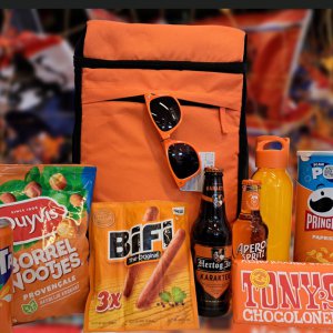 Oranjepakket "Op karakter naar de finale"